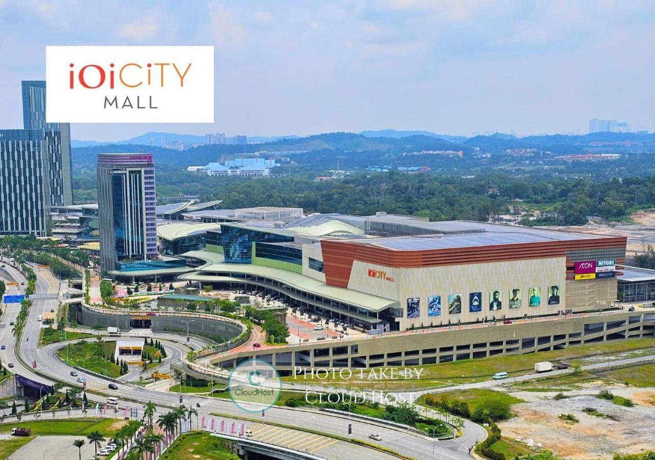 Conezion Near Ioi City Mall, Maeps Serdang, Putrajaya By Cloud Host Экстерьер фото
